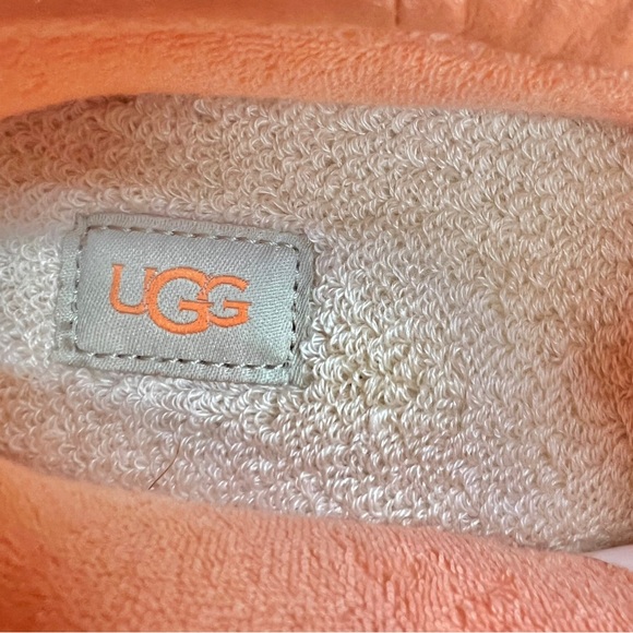 NEW! UGG Junior/Women’s slip on sandals. Neon Orange. Soft cushioned comfortable - Picture 9 of 12